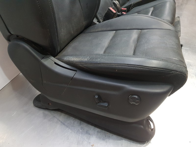 Recambio de juego asientos completo para jeep gr. cherokee iv 4x4 referencia OEM IAM 68175311AC 68175326AC 68105870AJ
