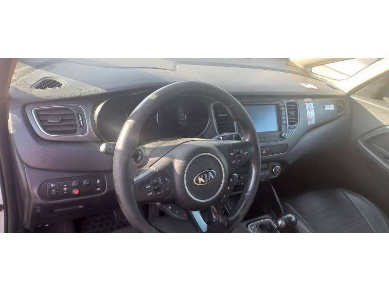kia carens ( ) del año 2018
