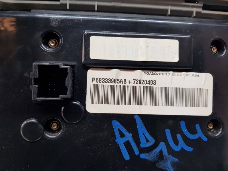 Recambio de mando climatizador para jeep gr. cherokee iv 4x4 referencia OEM IAM 68333985AB P68333985AB 68333985AA