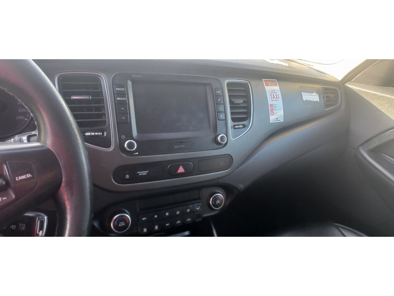 kia carens ( ) del año 2018