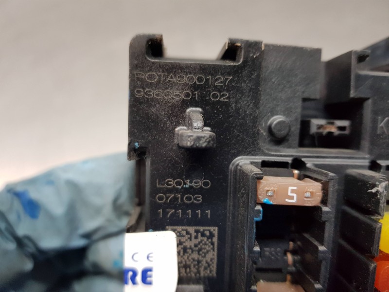 Recambio de caja reles / fusibles para bmw x1 (f48) sdrive referencia OEM IAM 9270356  