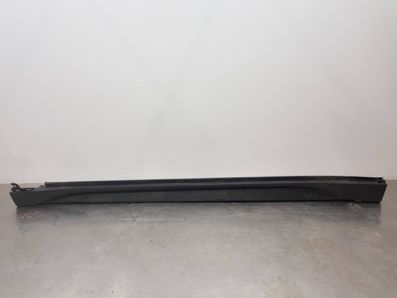 Recambio de faldon lateral para bmw x1 (f48) sdrive referencia OEM IAM 51777332327  