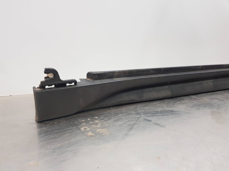 Recambio de faldon lateral para bmw x1 (f48) sdrive referencia OEM IAM 51777332327  
