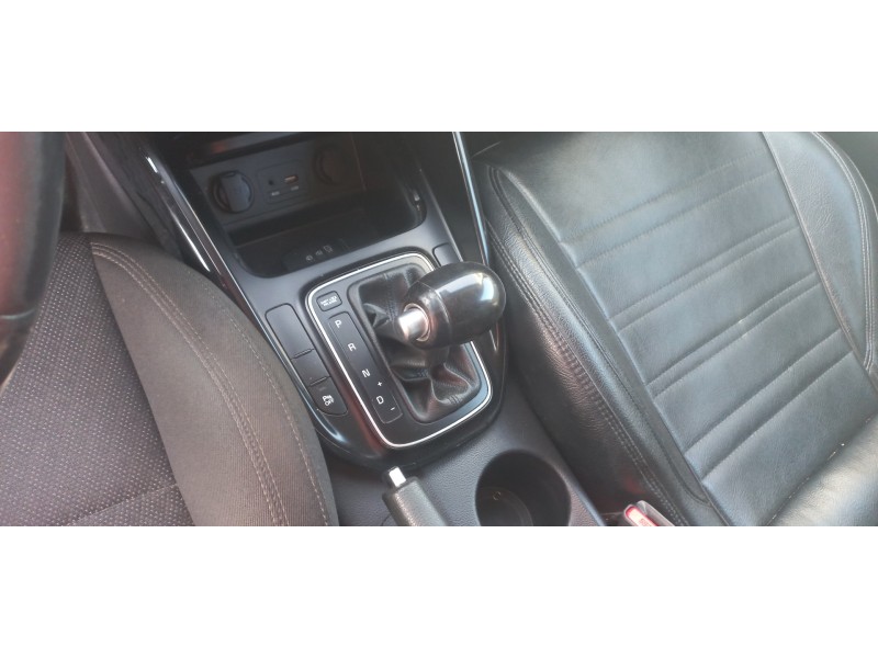 kia carens ( ) del año 2018