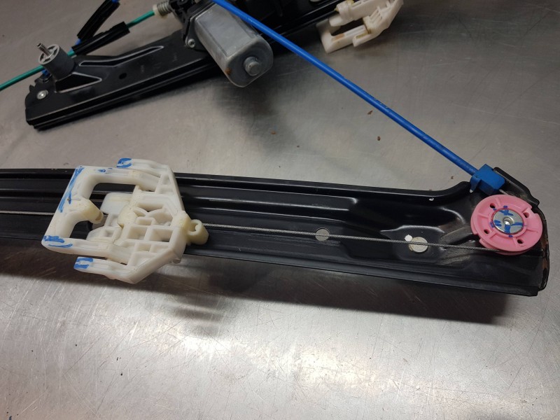 Recambio de elevalunas delantero derecho para bmw x1 (f48) sdrive referencia OEM IAM 51337434786 67627354890 