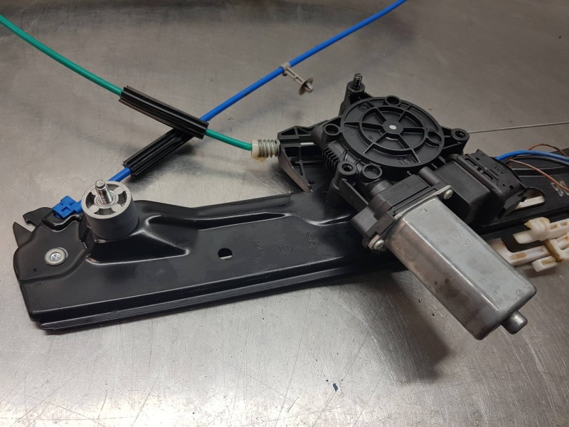 Recambio de elevalunas delantero derecho para bmw x1 (f48) sdrive referencia OEM IAM 51337434786 67627354890 