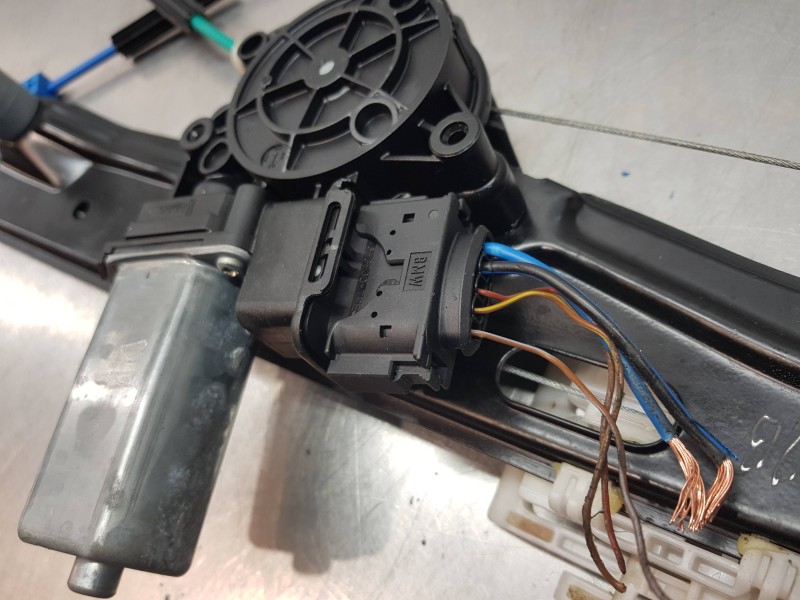 Recambio de elevalunas delantero derecho para bmw x1 (f48) sdrive referencia OEM IAM 51337434786 67627354890 