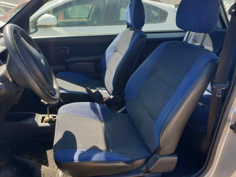 peugeot 106 (s2) del año 2002