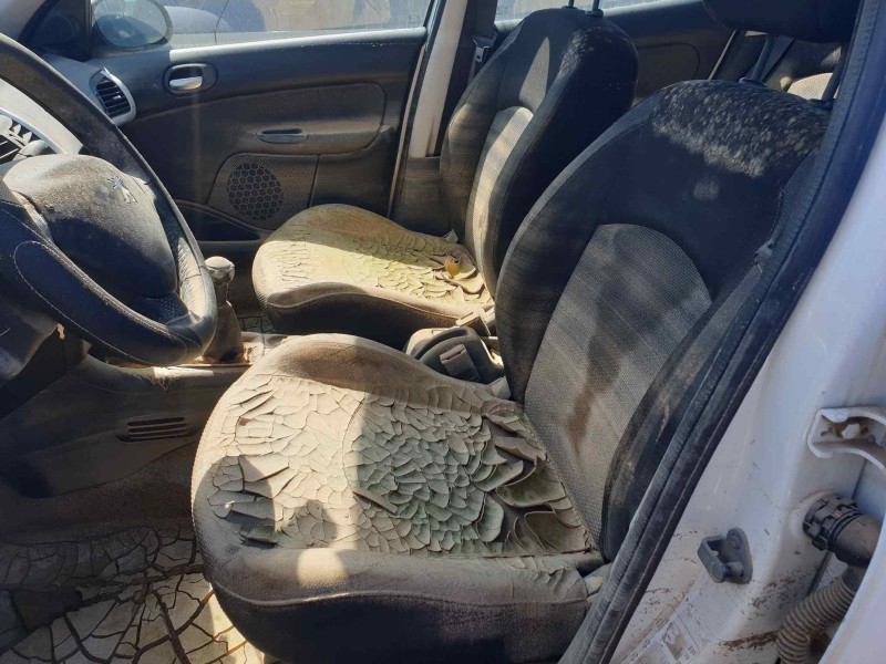 peugeot 206 berlina del año 2012