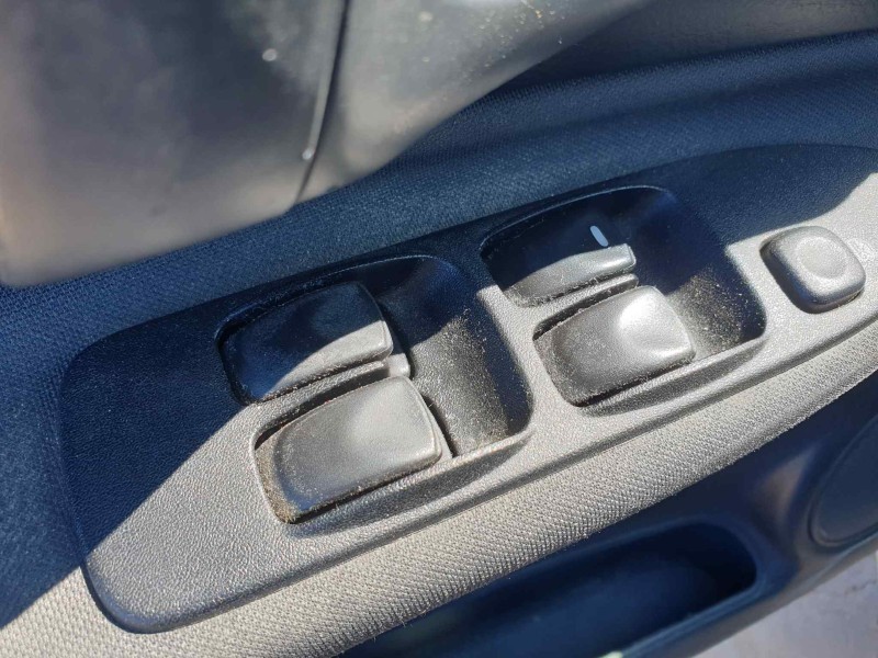 mitsubishi space star (dg0) del año 2003