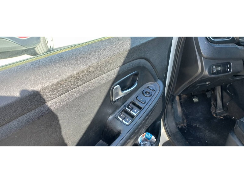 kia carens ( ) del año 2014