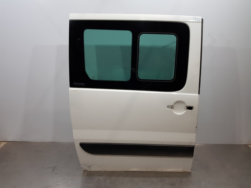 Recambio de porton lateral derecho para citroen jumpy combi referencia OEM IAM 9008Q4  