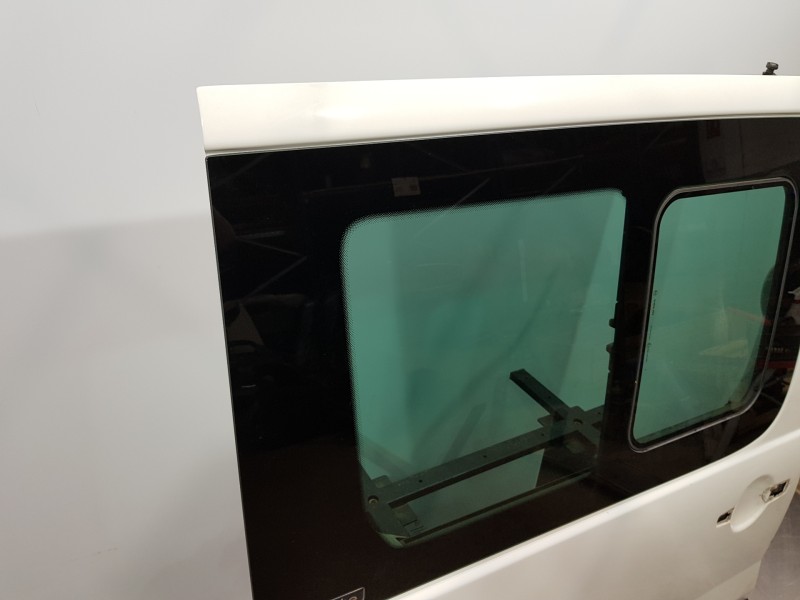 Recambio de porton lateral derecho para citroen jumpy combi referencia OEM IAM 9008Q4  
