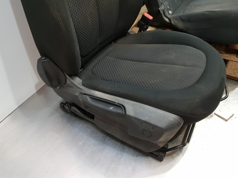 Recambio de juego asientos completo para bmw x1 (f48) sdrive referencia OEM IAM 52107397443 52107310843 52107397444