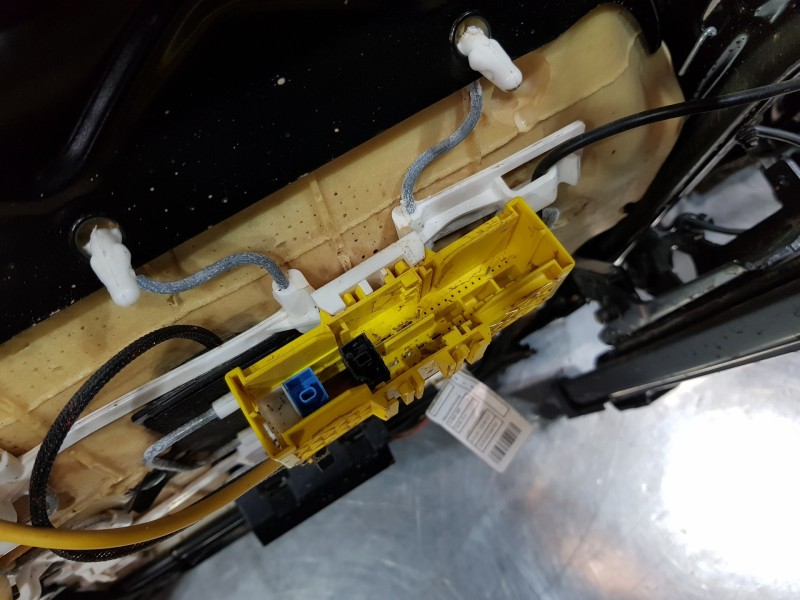 Recambio de juego asientos completo para bmw x1 (f48) sdrive referencia OEM IAM 52107397443 52107310843 52107397444