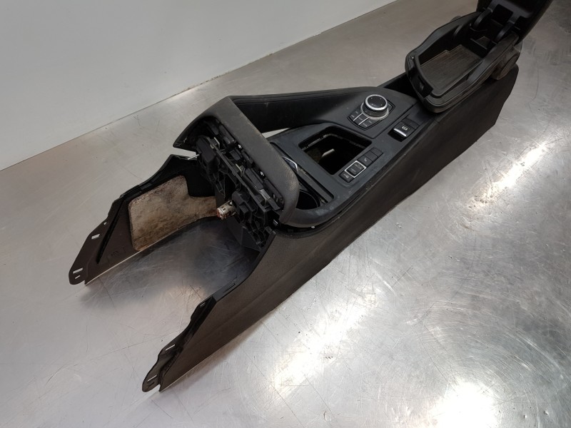 Recambio de juego asientos completo para bmw x1 (f48) sdrive referencia OEM IAM 52107397443 52107310843 52107397444