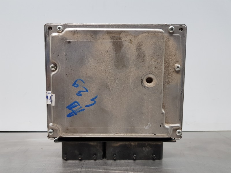 Recambio de centralita motor uce para mercedes vito caja cerrada 6.03  furgon referencia OEM IAM A6461503178 0281013457 