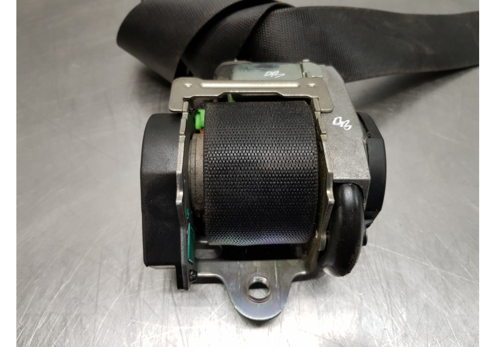 Recambio de cinturon seguridad delantero derecho para mercedes vito caja cerrada 6.03  furgon referencia OEM IAM A63986038859A86