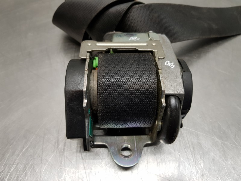 Recambio de cinturon seguridad delantero derecho para mercedes vito caja cerrada 6.03  furgon referencia OEM IAM A63986038859A86