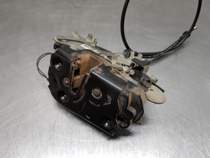 Recambio de cerradura puerta delantera derecha para mercedes vito caja cerrada 6.03  furgon referencia OEM IAM A6397201735  