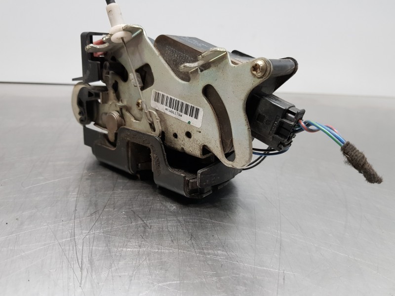 Recambio de cerradura puerta delantera izquierda para mercedes vito caja cerrada 6.03  furgon referencia OEM IAM A6397201635  