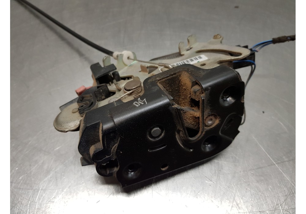 Recambio de cerradura puerta delantera izquierda para mercedes vito caja cerrada 6.03  furgon referencia OEM IAM A6397201635  