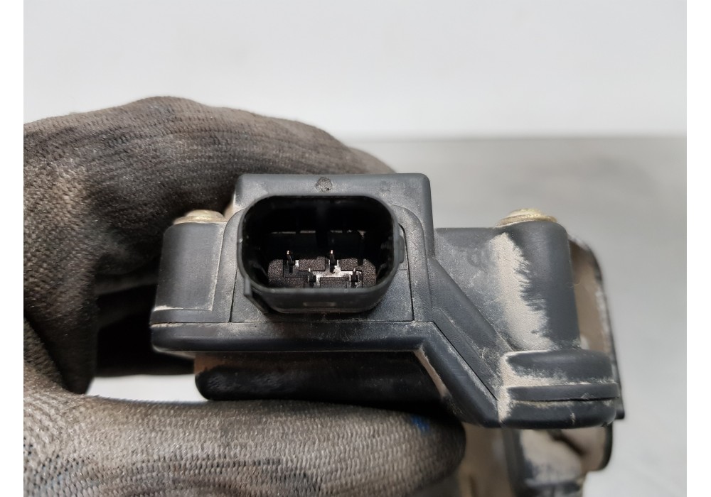 Recambio de cerradura puerta trasera derecha para mercedes vito caja cerrada 6.03  furgon referencia OEM IAM A6397401235  