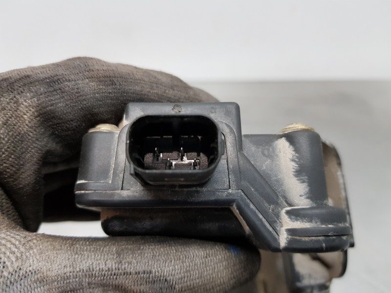 Recambio de cerradura puerta trasera derecha para mercedes vito caja cerrada 6.03  furgon referencia OEM IAM A6397401235  