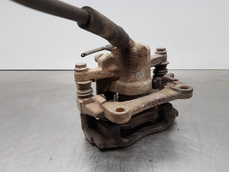 Recambio de pinza freno trasera derecha para mercedes vito caja cerrada 6.03  furgon referencia OEM IAM A6394200983  