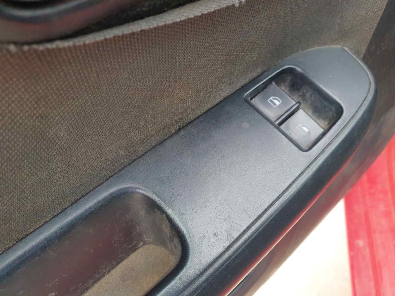 seat ibiza (6l1) del año 2001