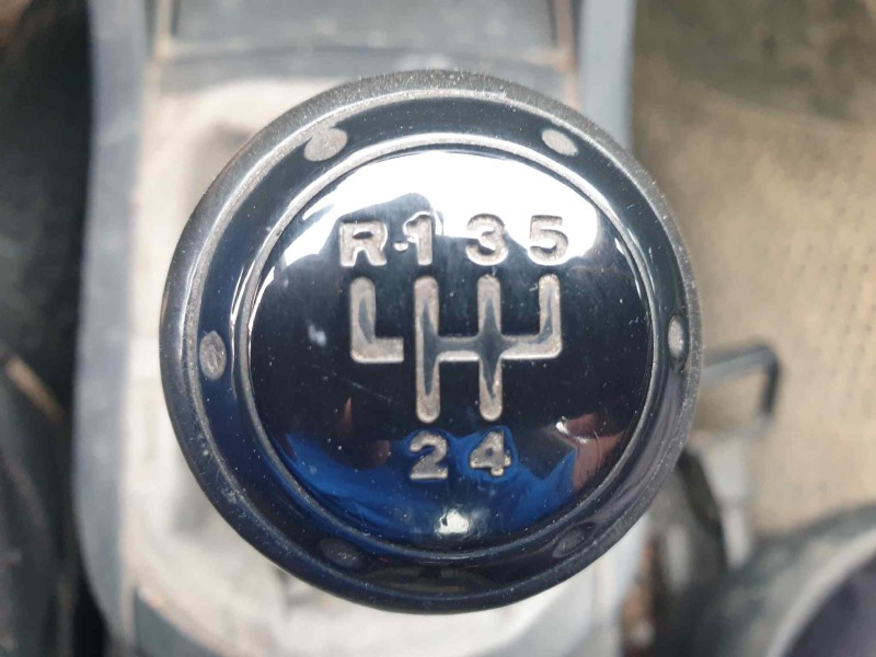 seat ibiza (6l1) del año 2001