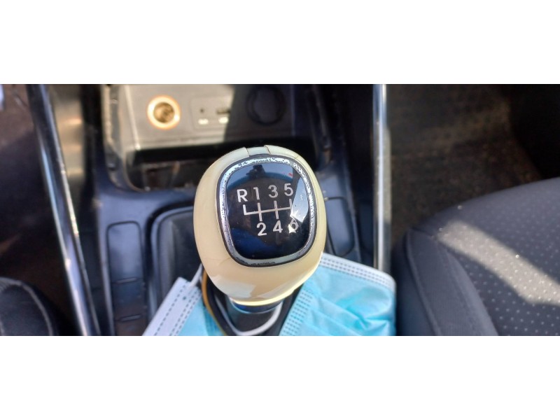 kia carens ( ) del año 2014