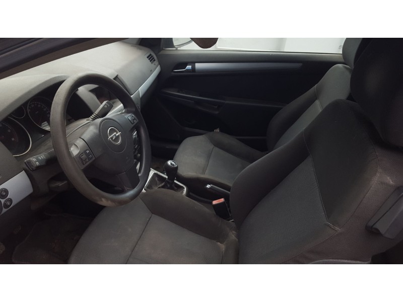 opel astra gtc del año 2005