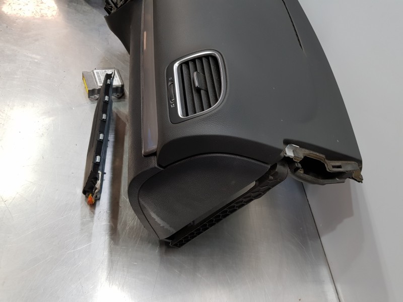 Recambio de kit airbag para volkswagen golf vi (5k1) advance referencia OEM IAM 5K1857001A81X   Recambio de kit airbag para volkswagen golf vi (5k1) advance referencia OEM IAM 5K1857001A81X