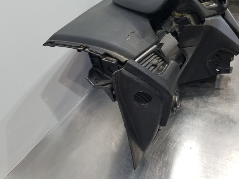 Recambio de salpicadero para opel zafira tourer c referencia OEM IAM 39019629  