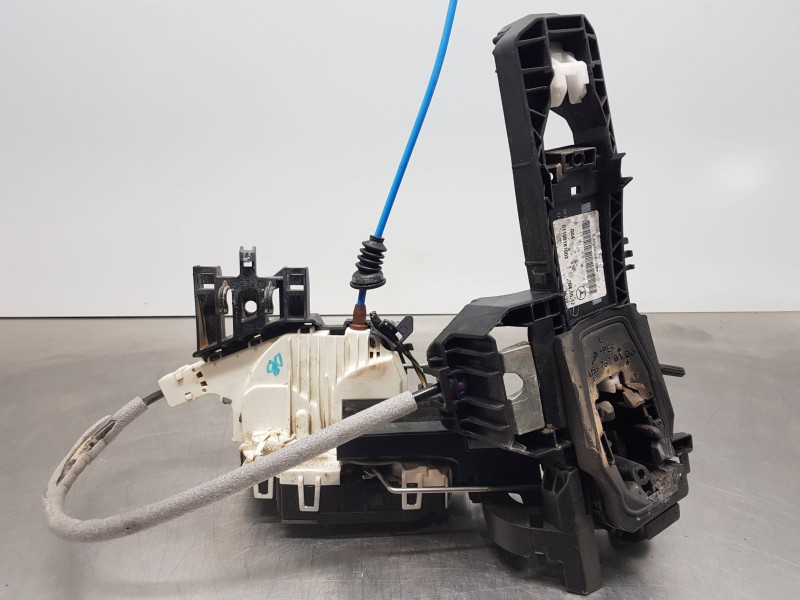 Recambio de cerradura puerta delantera izquierda para mercedes clase gla (w156) 200 d referencia OEM IAM A1667200135 A2040085899