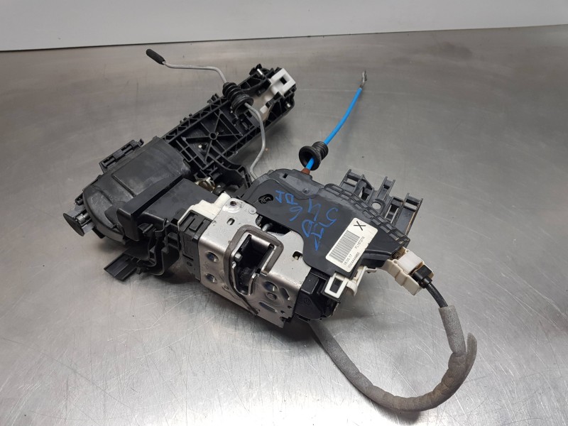Recambio de cerradura puerta delantera izquierda para mercedes clase gla (w156) 200 d referencia OEM IAM A1667200135 A2040085899