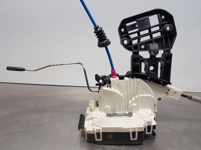 Recambio de cerradura puerta trasera derecha para mercedes clase gla (w156) 200 d referencia OEM IAM A2047302835  