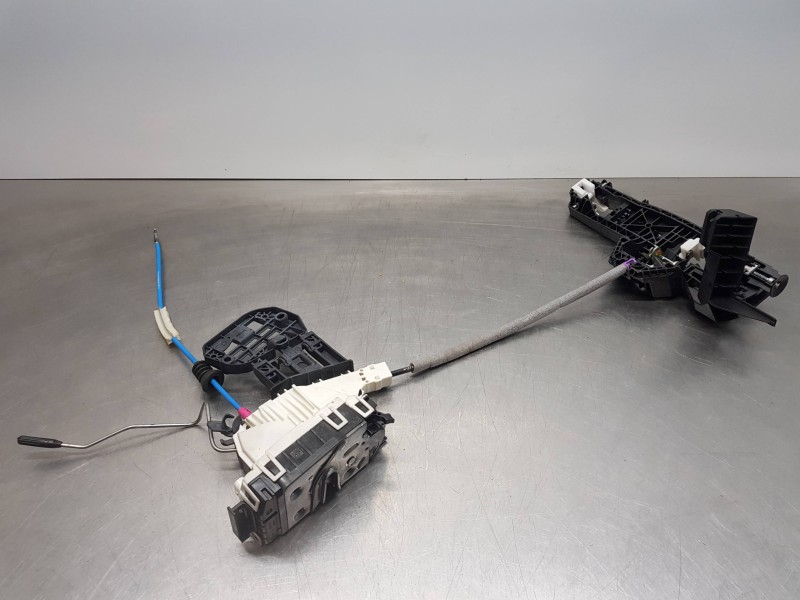 Recambio de cerradura puerta trasera derecha para mercedes clase gla (w156) 200 d referencia OEM IAM A2047302835  