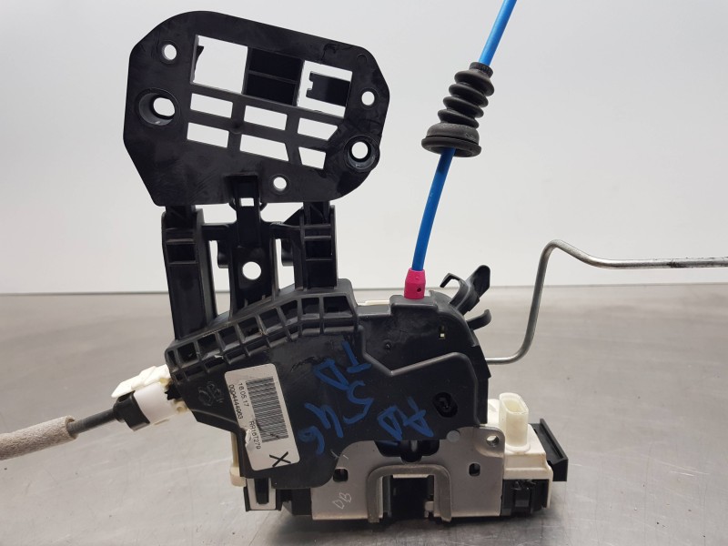 Recambio de cerradura puerta trasera derecha para mercedes clase gla (w156) 200 d referencia OEM IAM A2047302835  