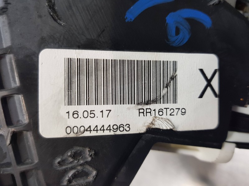 Recambio de cerradura puerta trasera derecha para mercedes clase gla (w156) 200 d referencia OEM IAM A2047302835  