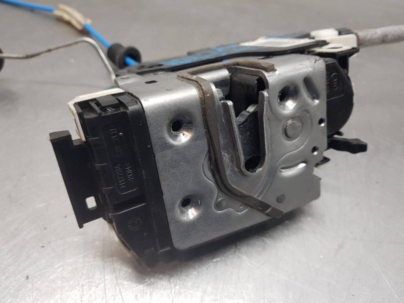 Recambio de cerradura puerta trasera izquierda para mercedes clase gla (w156) 200 d referencia OEM IAM A2047302735  