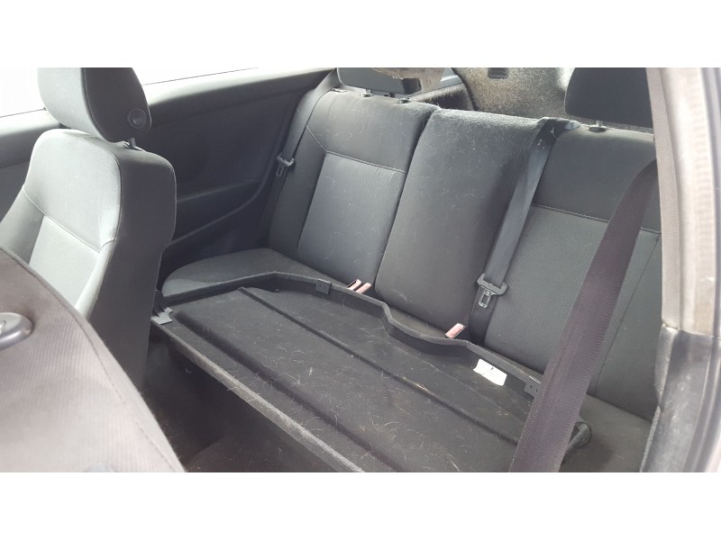 opel astra gtc del año 2005