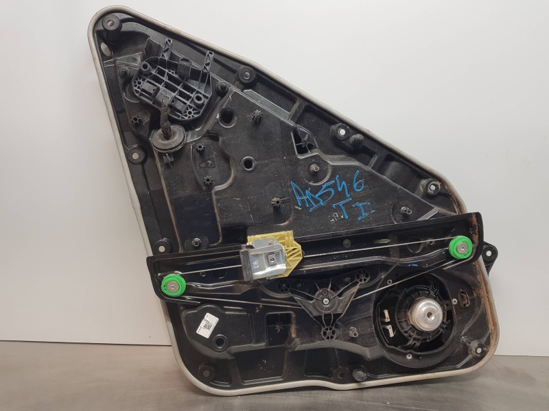 Recambio de elevalunas trasero izquierdo para mercedes clase gla (w156) 200 d referencia OEM IAM A1767303800 A2469063100 