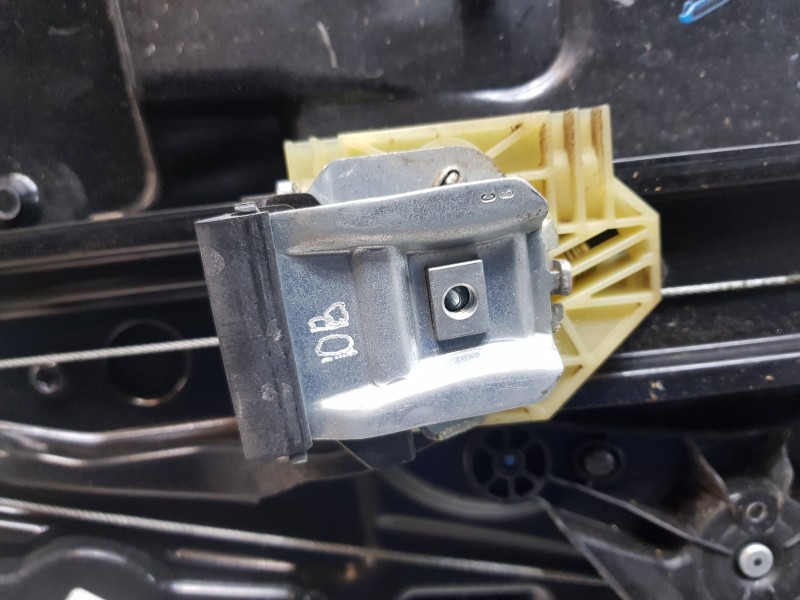 Recambio de elevalunas trasero izquierdo para mercedes clase gla (w156) 200 d referencia OEM IAM A1767303800 A2469063100 