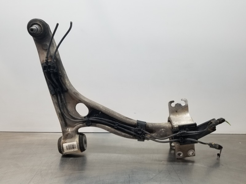 Recambio de brazo suspension inferior delantero derecho para mercedes clase gla (w156) 200 d referencia OEM IAM A1563300200  