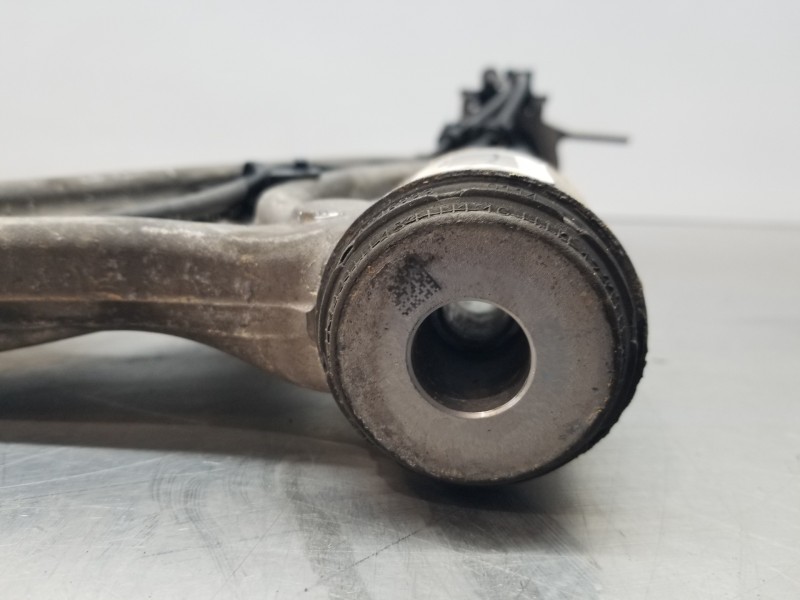 Recambio de brazo suspension inferior delantero derecho para mercedes clase gla (w156) 200 d referencia OEM IAM A1563300200  