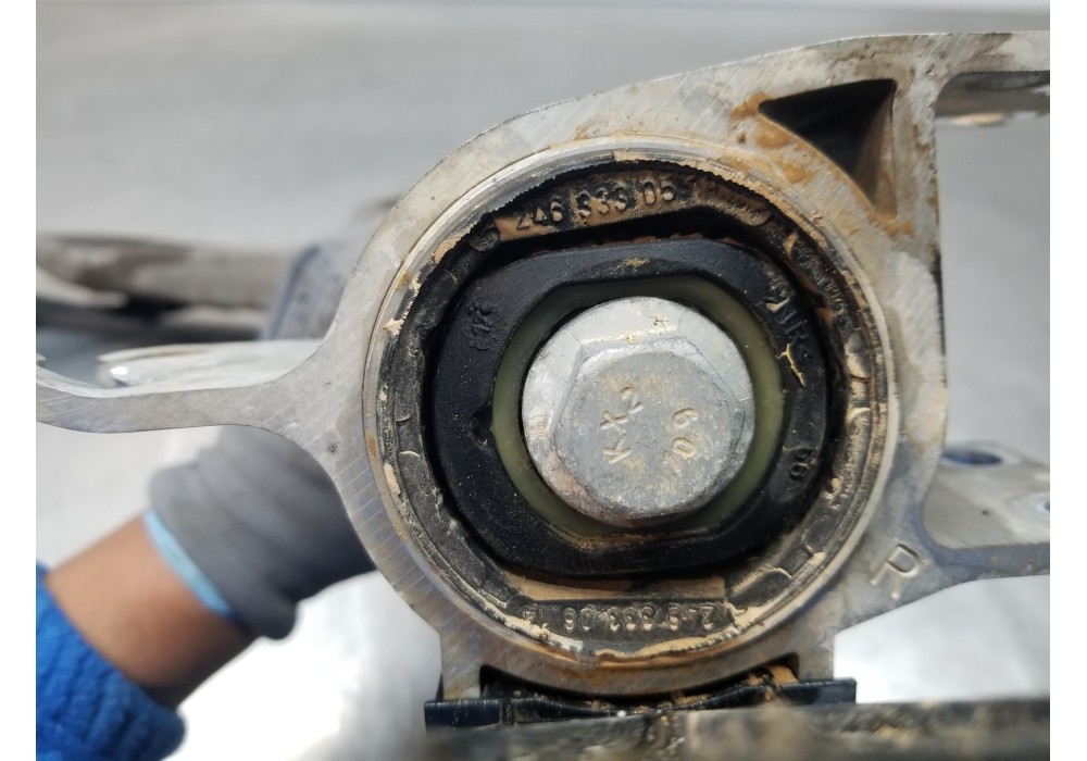 Recambio de brazo suspension inferior delantero derecho para mercedes clase gla (w156) 200 d referencia OEM IAM A1563300200  