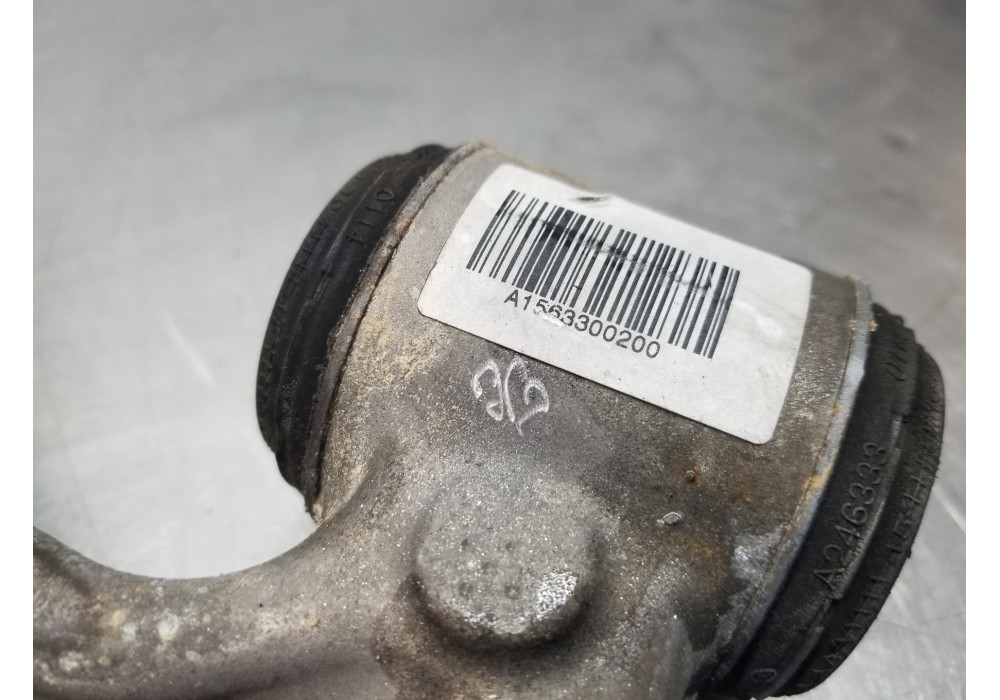 Recambio de brazo suspension inferior delantero derecho para mercedes clase gla (w156) 200 d referencia OEM IAM A1563300200  