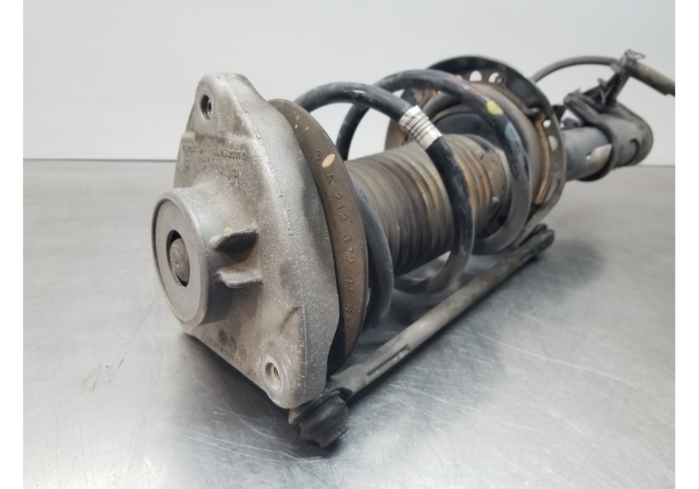 Recambio de amortiguador delantero derecho para mercedes clase gla (w156) 200 d referencia OEM IAM A1563231600  